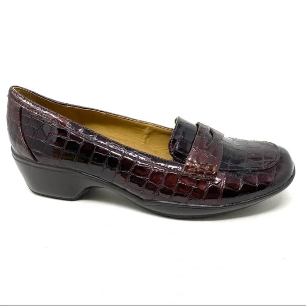Softspots Maroon Croc-Embossed Loafers